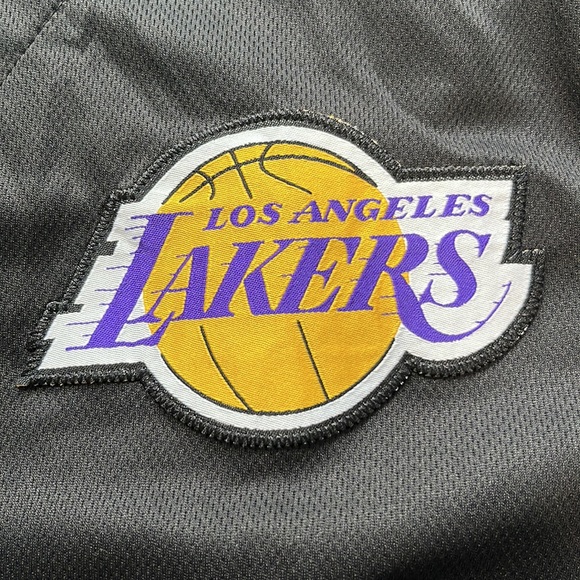 Lakers shirt - Picture 2 of 7